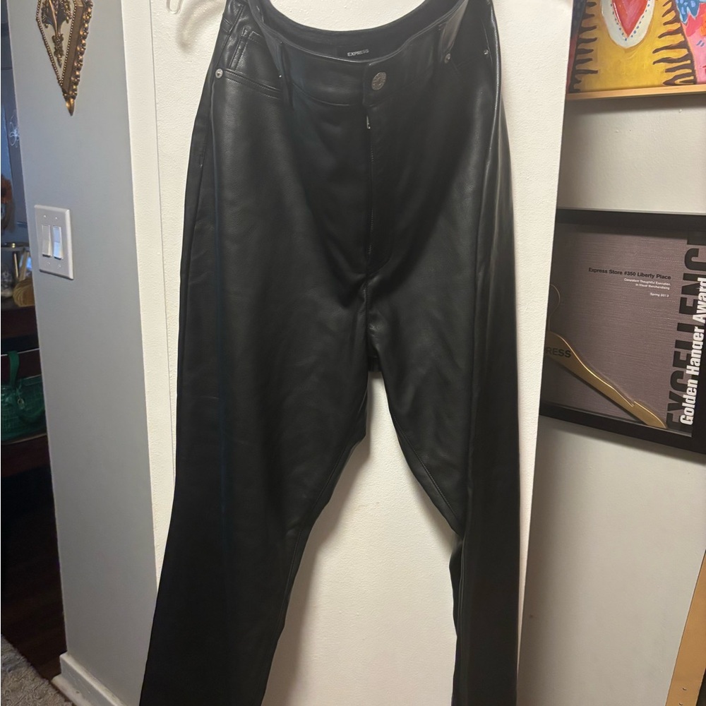Express Women's Black Straight Leg Pants